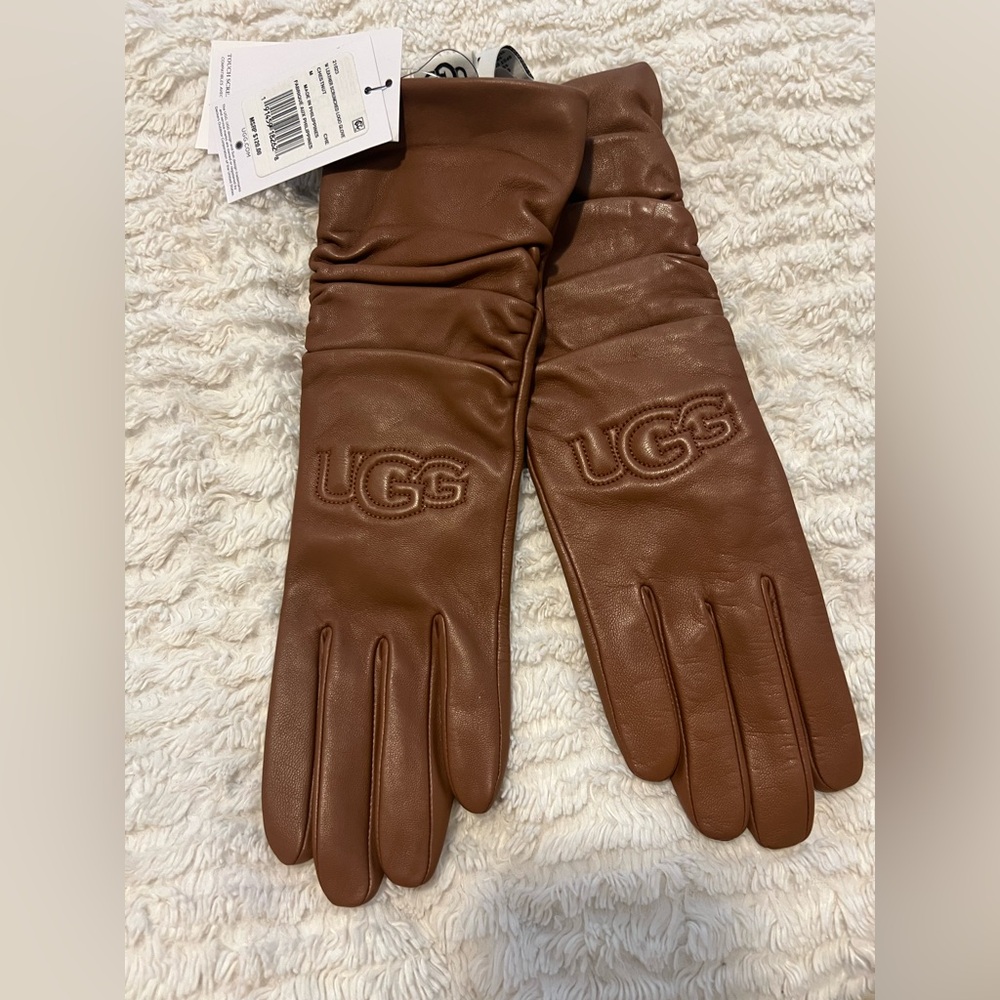 UGG Leather Scrunched Logo Gloves NWT (M)